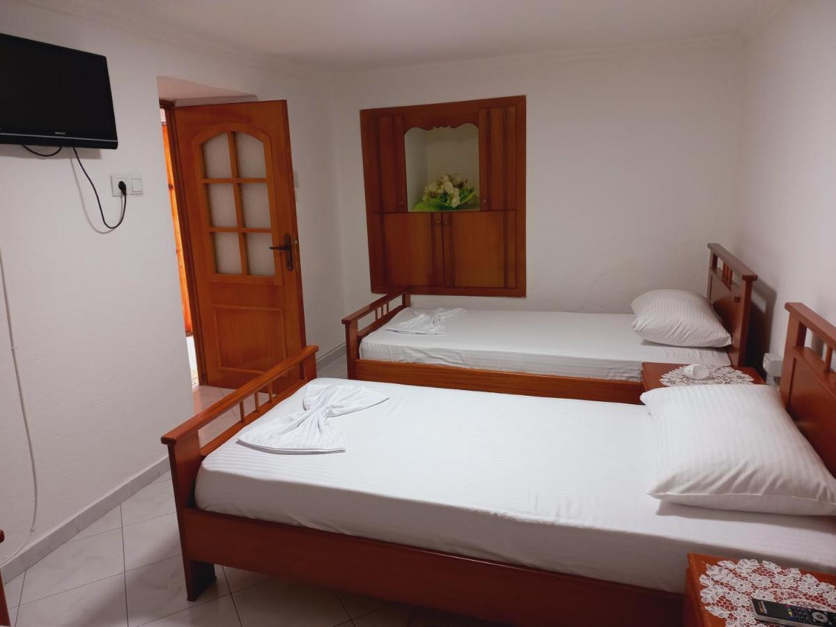 Sokolli Guest House Gjirokastra Kültér fotó
