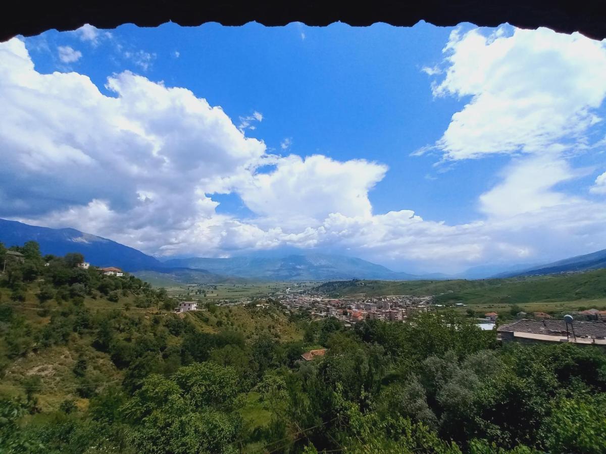 Sokolli Guest House Gjirokastra Kültér fotó