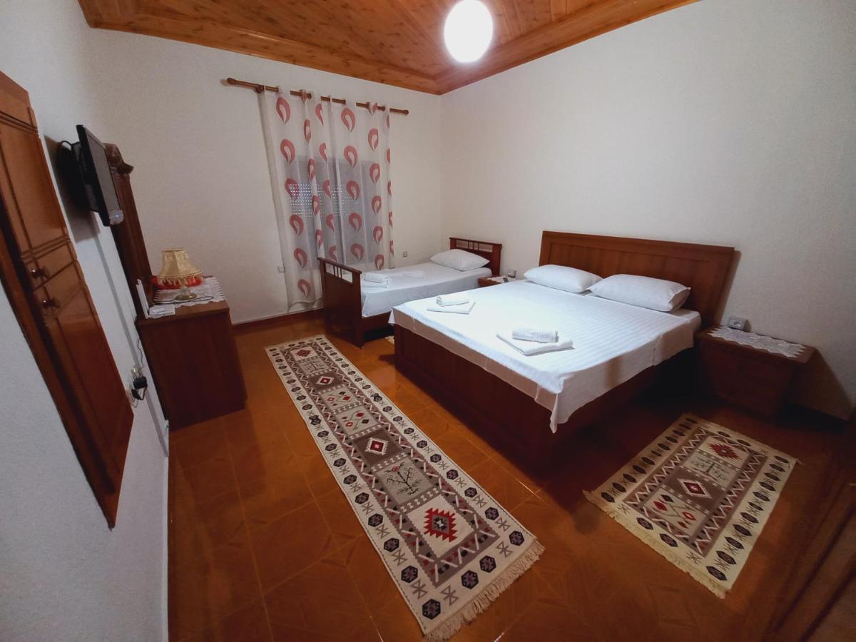 Sokolli Guest House Gjirokastra Kültér fotó
