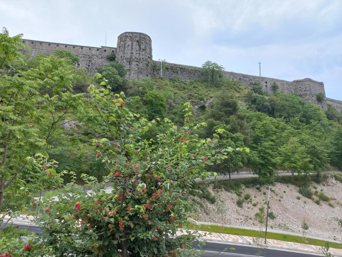 Sokolli Guest House Gjirokastra Kültér fotó