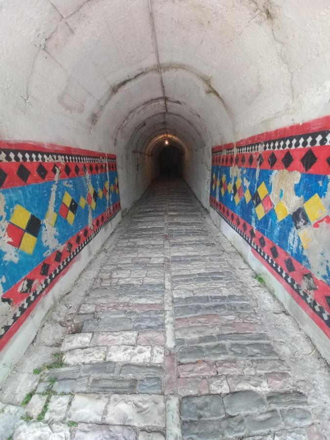 Sokolli Guest House Gjirokastra Kültér fotó
