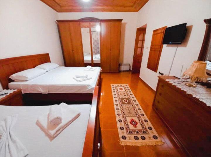 Sokolli Guest House Gjirokastra Kültér fotó