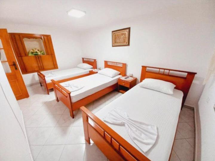 Sokolli Guest House Gjirokastra Kültér fotó
