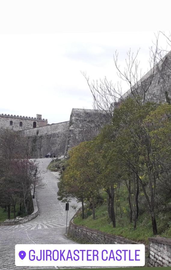 Sokolli Guest House Gjirokastra Kültér fotó