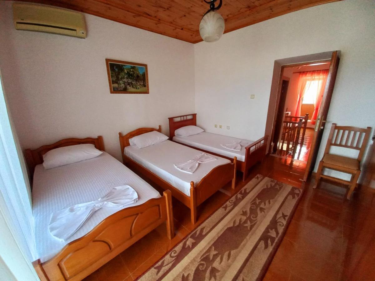 Sokolli Guest House Gjirokastra Kültér fotó